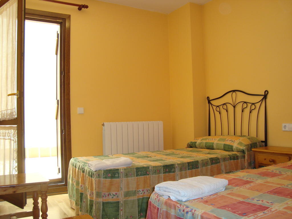 Apartamentos Saila Castejón de Sos Pokój zdjęcie